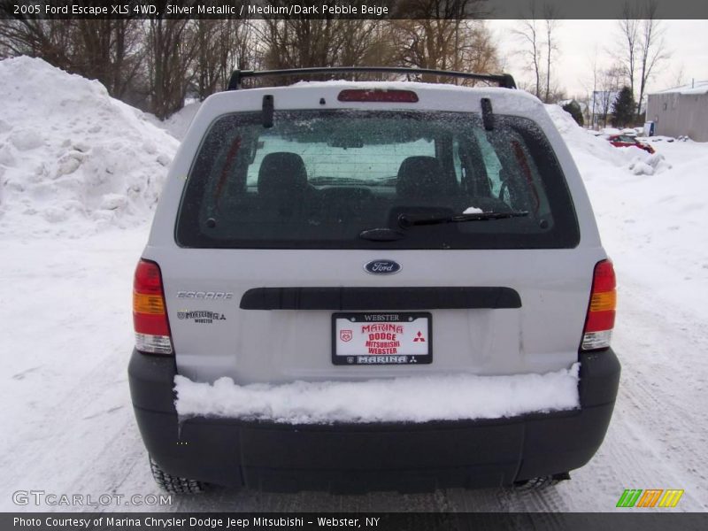 Silver Metallic / Medium/Dark Pebble Beige 2005 Ford Escape XLS 4WD