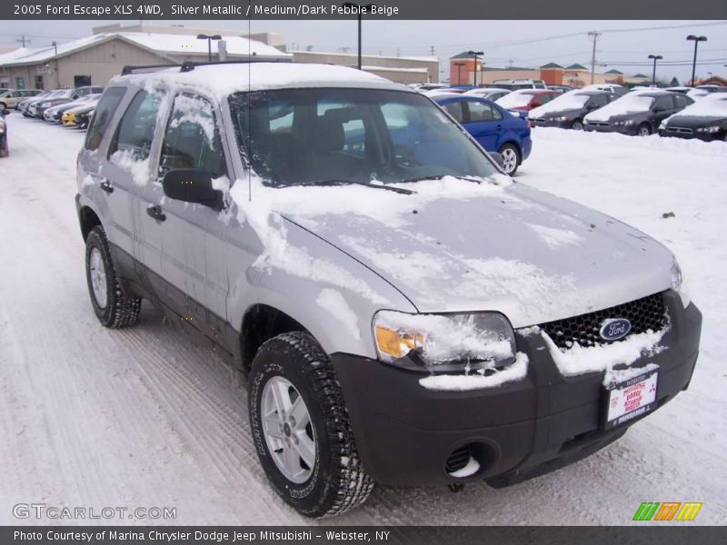 Silver Metallic / Medium/Dark Pebble Beige 2005 Ford Escape XLS 4WD