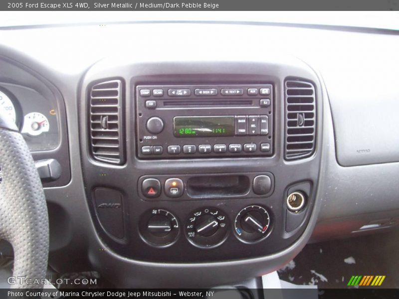 Silver Metallic / Medium/Dark Pebble Beige 2005 Ford Escape XLS 4WD