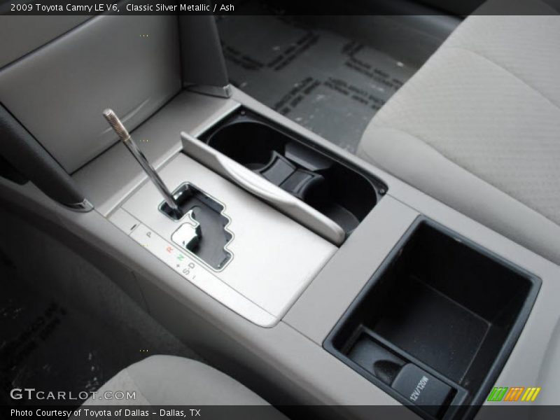 Classic Silver Metallic / Ash 2009 Toyota Camry LE V6