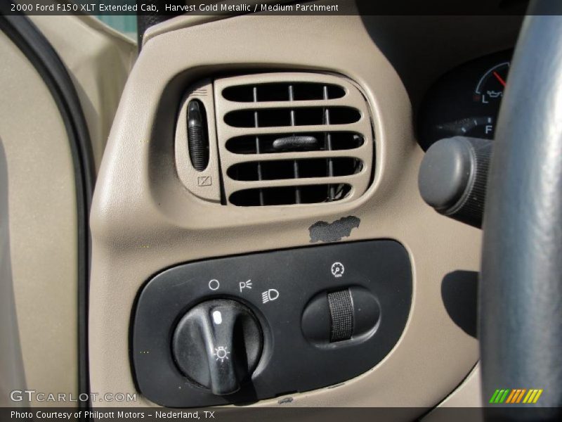 Harvest Gold Metallic / Medium Parchment 2000 Ford F150 XLT Extended Cab
