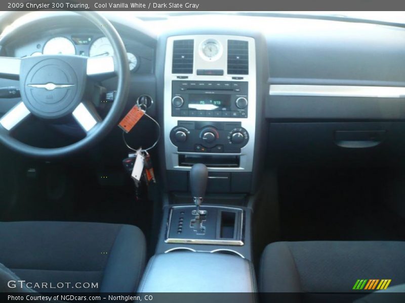 Cool Vanilla White / Dark Slate Gray 2009 Chrysler 300 Touring