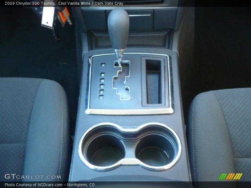 Cool Vanilla White / Dark Slate Gray 2009 Chrysler 300 Touring
