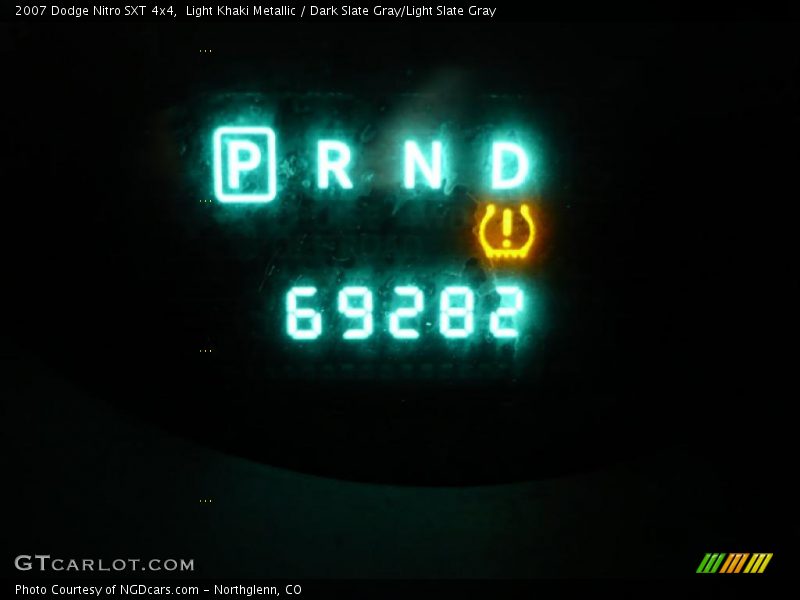 Light Khaki Metallic / Dark Slate Gray/Light Slate Gray 2007 Dodge Nitro SXT 4x4