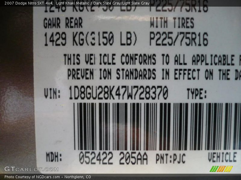 Light Khaki Metallic / Dark Slate Gray/Light Slate Gray 2007 Dodge Nitro SXT 4x4