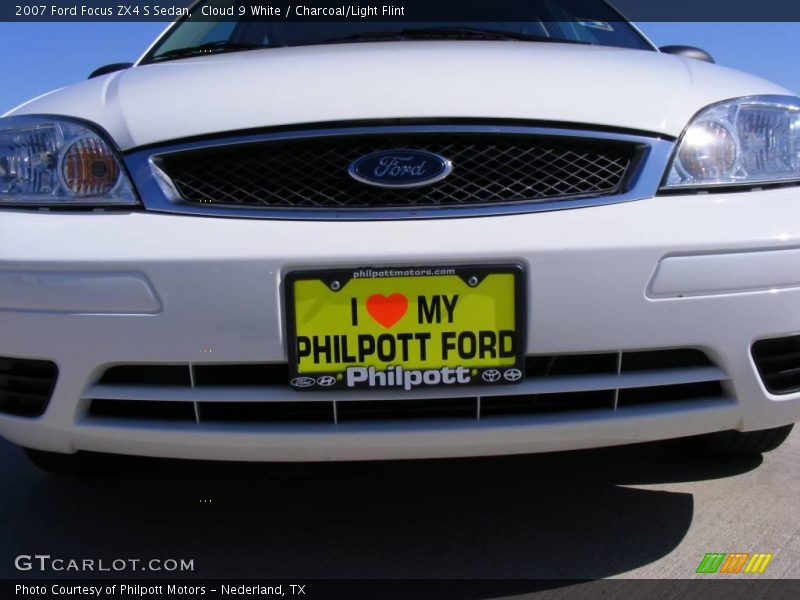 Cloud 9 White / Charcoal/Light Flint 2007 Ford Focus ZX4 S Sedan