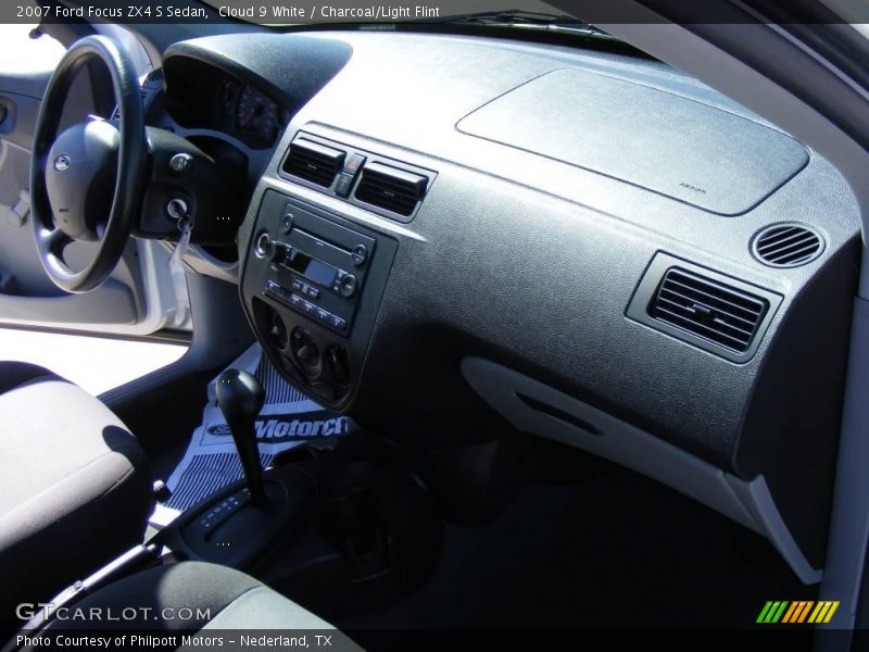 Cloud 9 White / Charcoal/Light Flint 2007 Ford Focus ZX4 S Sedan
