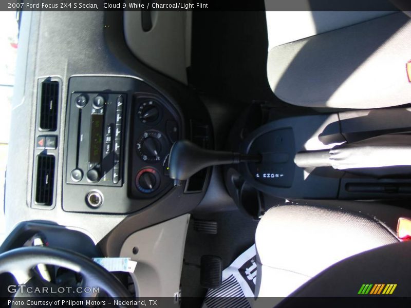 Cloud 9 White / Charcoal/Light Flint 2007 Ford Focus ZX4 S Sedan