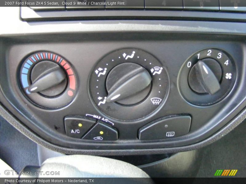 Cloud 9 White / Charcoal/Light Flint 2007 Ford Focus ZX4 S Sedan