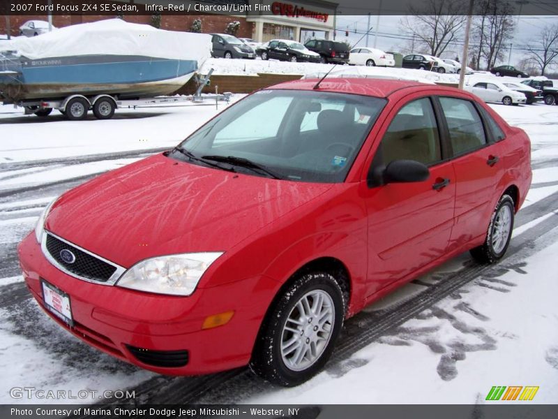 Infra-Red / Charcoal/Light Flint 2007 Ford Focus ZX4 SE Sedan