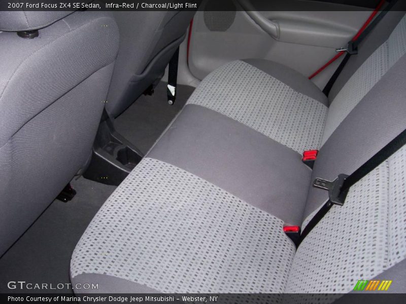 Infra-Red / Charcoal/Light Flint 2007 Ford Focus ZX4 SE Sedan