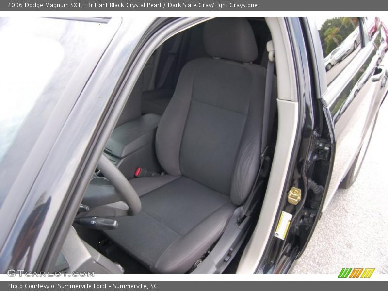 Brilliant Black Crystal Pearl / Dark Slate Gray/Light Graystone 2006 Dodge Magnum SXT