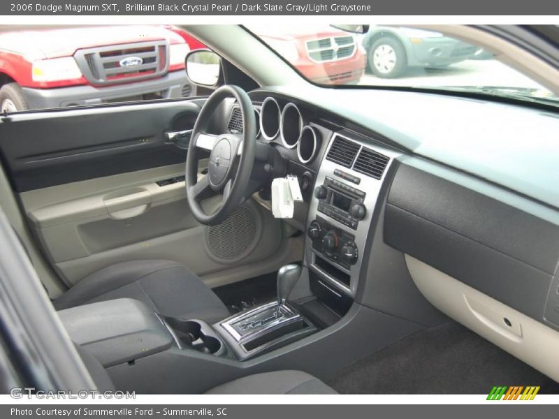 Brilliant Black Crystal Pearl / Dark Slate Gray/Light Graystone 2006 Dodge Magnum SXT