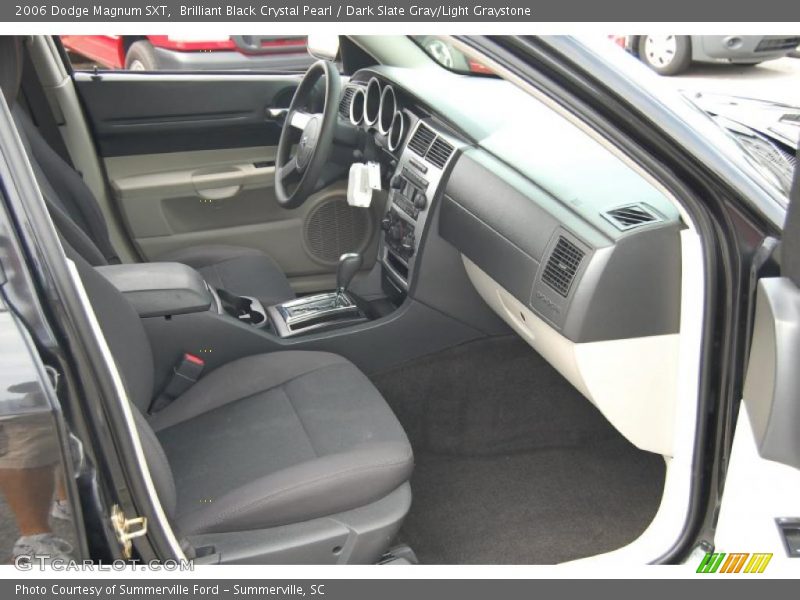 Brilliant Black Crystal Pearl / Dark Slate Gray/Light Graystone 2006 Dodge Magnum SXT