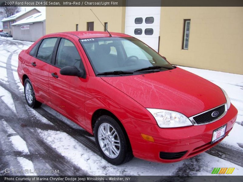 Infra-Red / Charcoal/Light Flint 2007 Ford Focus ZX4 SE Sedan