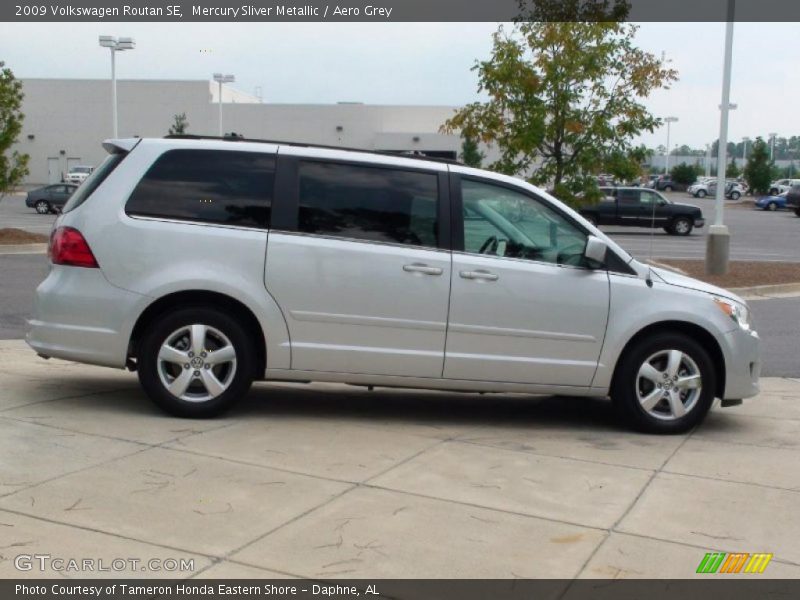 Mercury Sliver Metallic / Aero Grey 2009 Volkswagen Routan SE