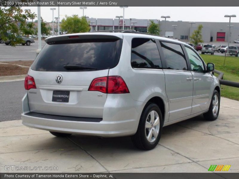 Mercury Sliver Metallic / Aero Grey 2009 Volkswagen Routan SE