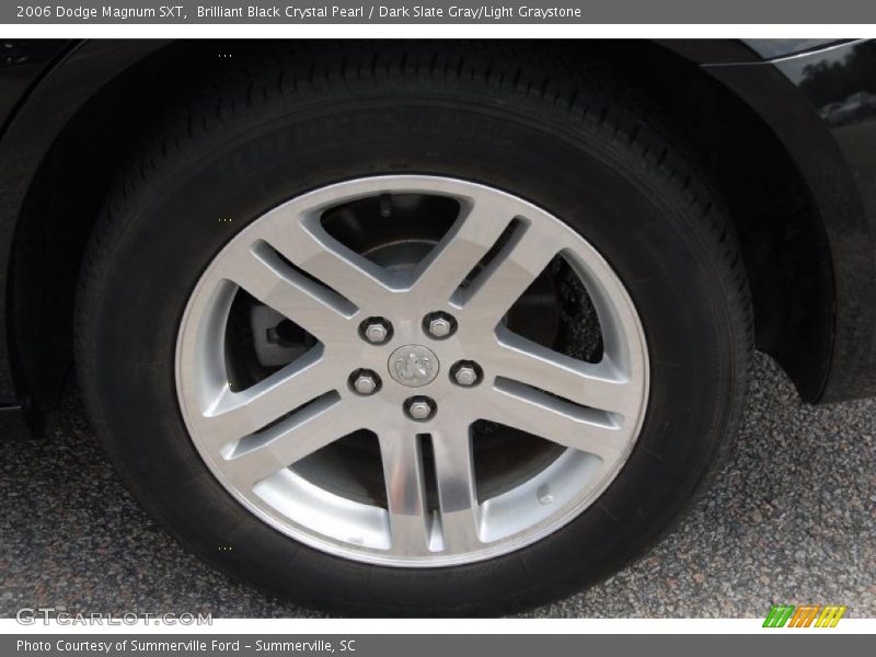 Brilliant Black Crystal Pearl / Dark Slate Gray/Light Graystone 2006 Dodge Magnum SXT