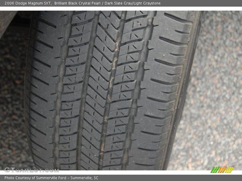 Brilliant Black Crystal Pearl / Dark Slate Gray/Light Graystone 2006 Dodge Magnum SXT