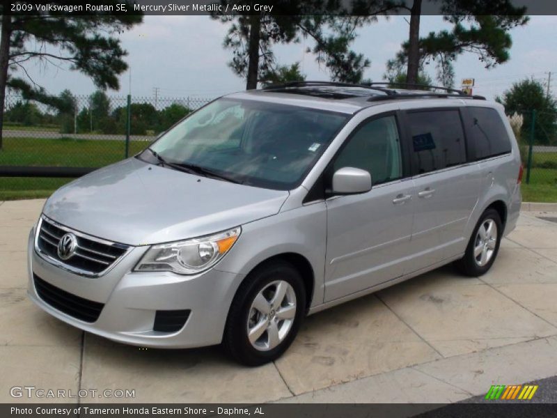 Mercury Sliver Metallic / Aero Grey 2009 Volkswagen Routan SE