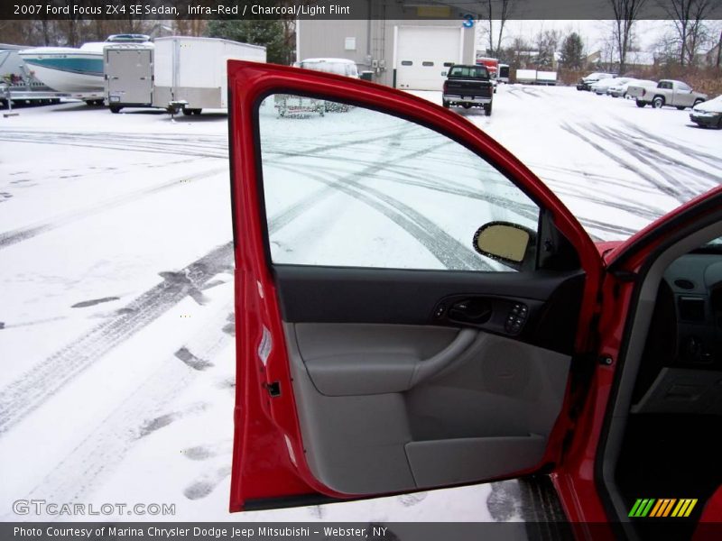 Infra-Red / Charcoal/Light Flint 2007 Ford Focus ZX4 SE Sedan