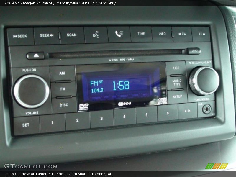 Mercury Sliver Metallic / Aero Grey 2009 Volkswagen Routan SE