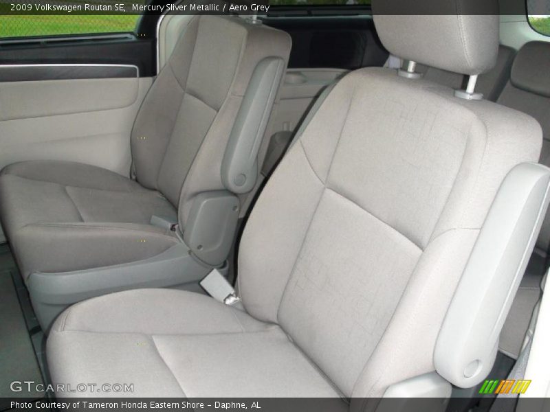 Mercury Sliver Metallic / Aero Grey 2009 Volkswagen Routan SE