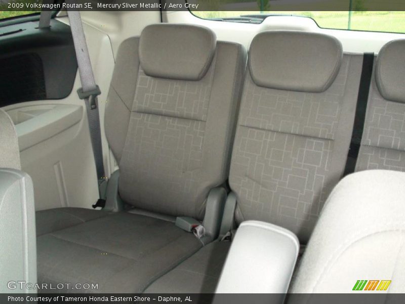 Mercury Sliver Metallic / Aero Grey 2009 Volkswagen Routan SE