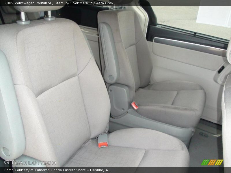 Mercury Sliver Metallic / Aero Grey 2009 Volkswagen Routan SE