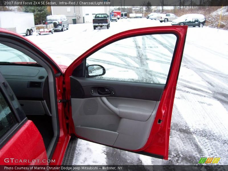 Infra-Red / Charcoal/Light Flint 2007 Ford Focus ZX4 SE Sedan