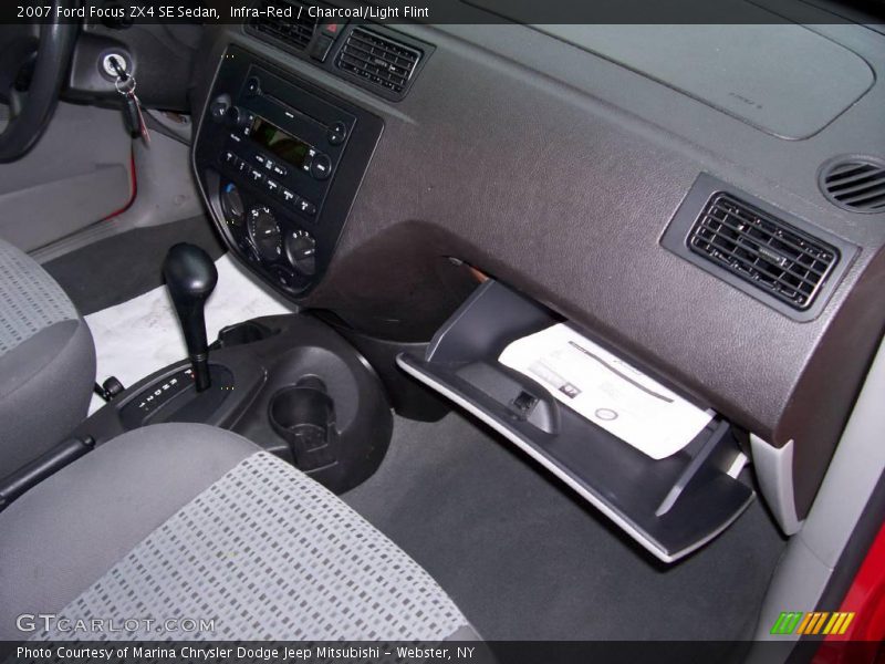 Infra-Red / Charcoal/Light Flint 2007 Ford Focus ZX4 SE Sedan