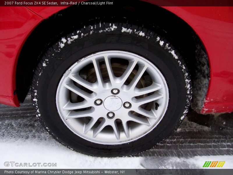 Infra-Red / Charcoal/Light Flint 2007 Ford Focus ZX4 SE Sedan