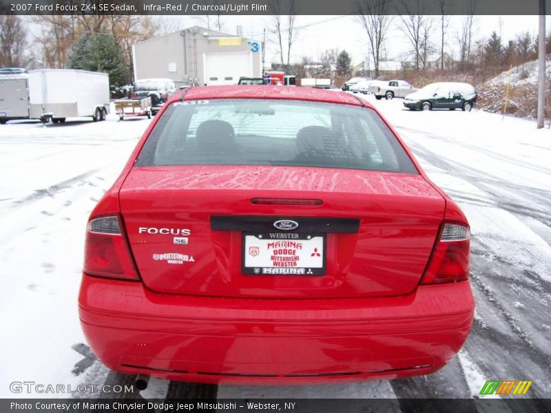 Infra-Red / Charcoal/Light Flint 2007 Ford Focus ZX4 SE Sedan