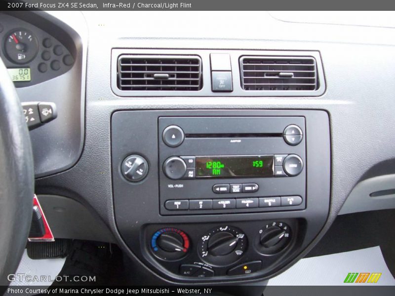 Infra-Red / Charcoal/Light Flint 2007 Ford Focus ZX4 SE Sedan