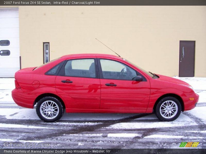 Infra-Red / Charcoal/Light Flint 2007 Ford Focus ZX4 SE Sedan