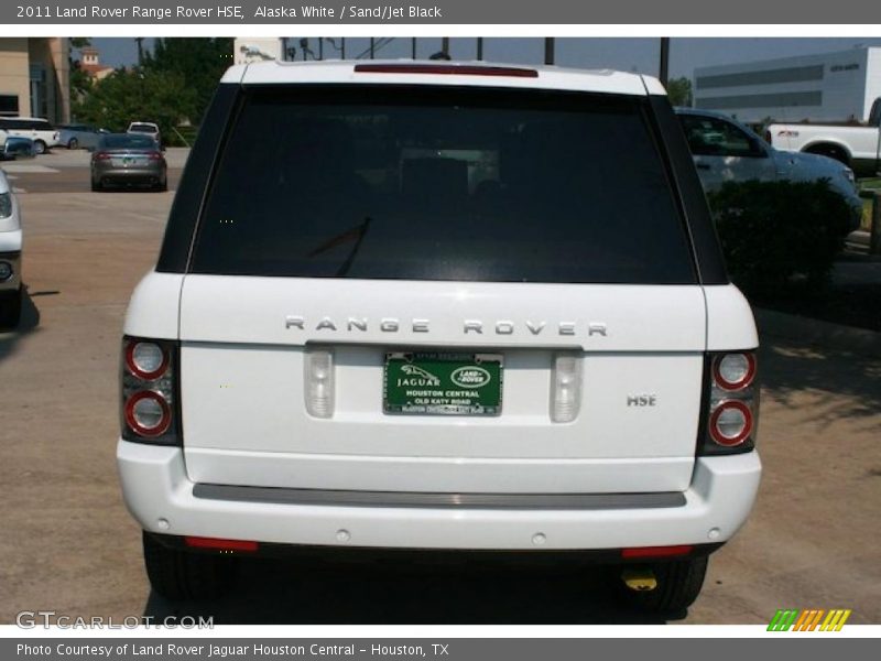 Alaska White / Sand/Jet Black 2011 Land Rover Range Rover HSE