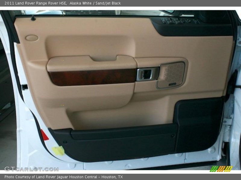 Alaska White / Sand/Jet Black 2011 Land Rover Range Rover HSE