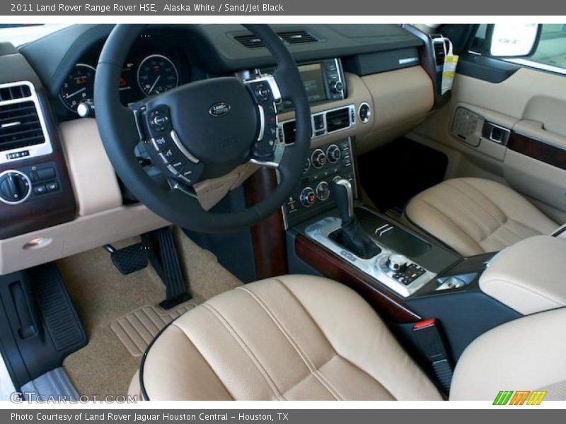 Alaska White / Sand/Jet Black 2011 Land Rover Range Rover HSE