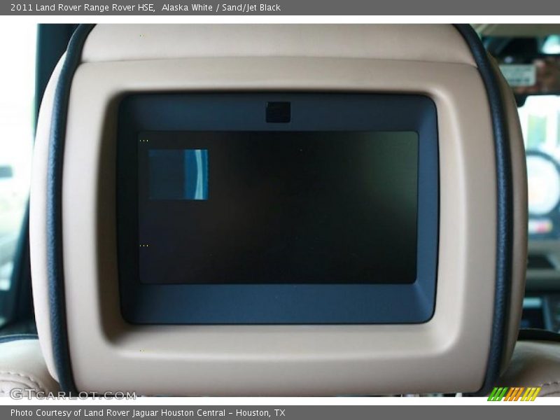 Alaska White / Sand/Jet Black 2011 Land Rover Range Rover HSE