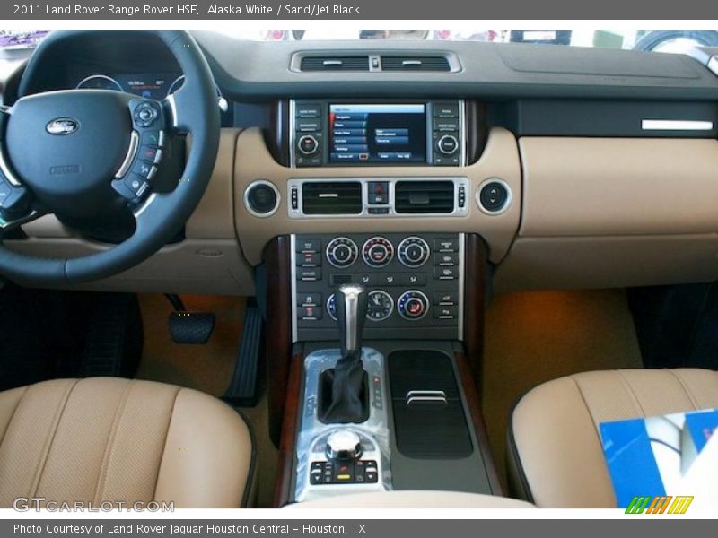 Alaska White / Sand/Jet Black 2011 Land Rover Range Rover HSE