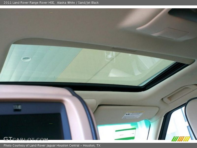 Alaska White / Sand/Jet Black 2011 Land Rover Range Rover HSE