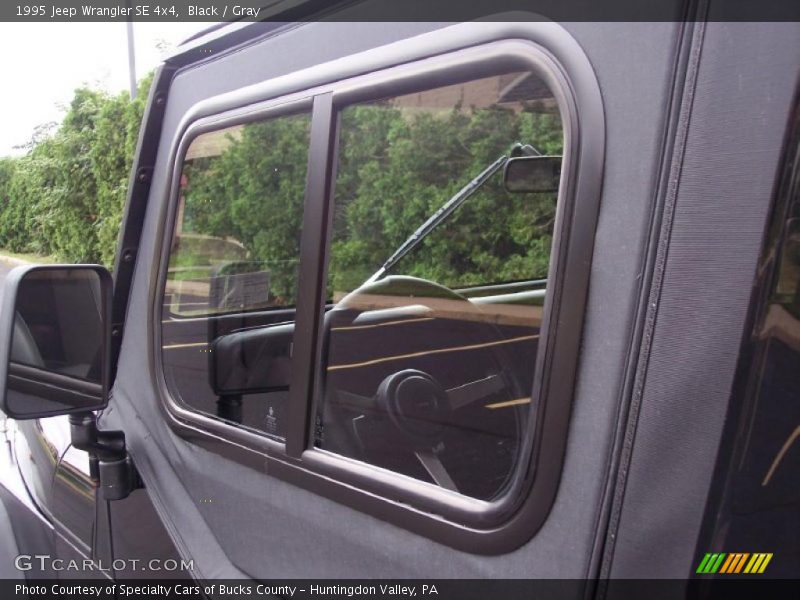 Black / Gray 1995 Jeep Wrangler SE 4x4