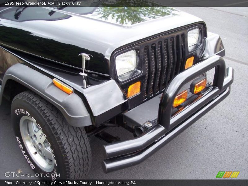 Black / Gray 1995 Jeep Wrangler SE 4x4