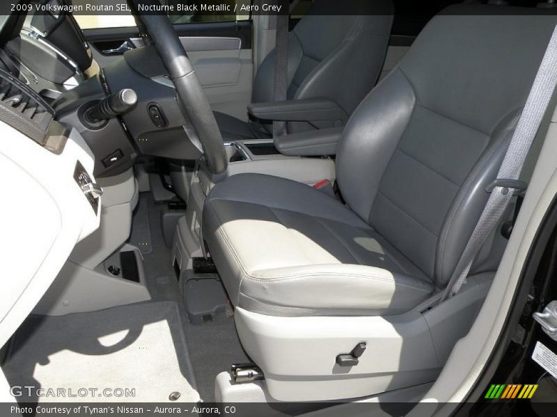 Nocturne Black Metallic / Aero Grey 2009 Volkswagen Routan SEL