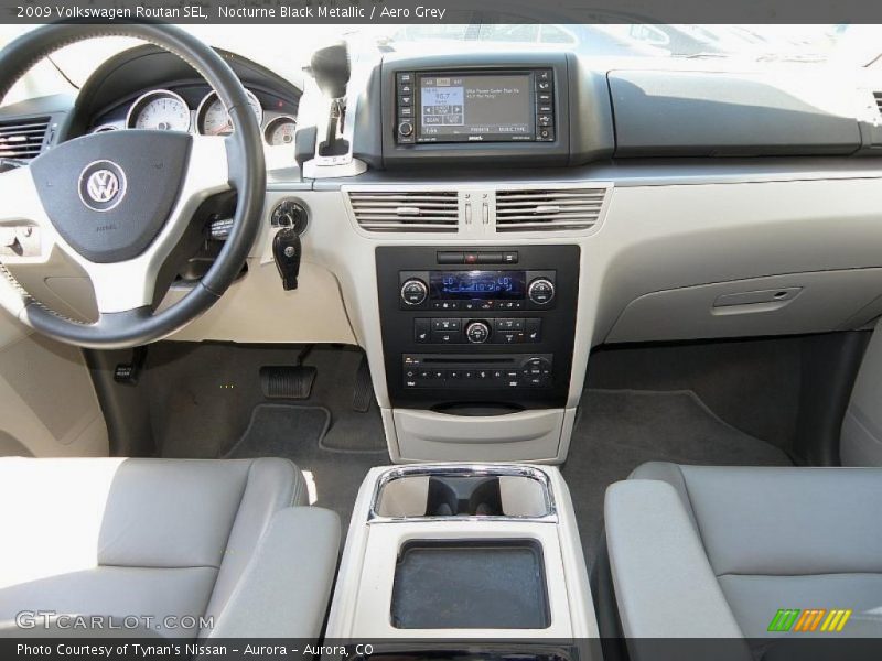 Nocturne Black Metallic / Aero Grey 2009 Volkswagen Routan SEL