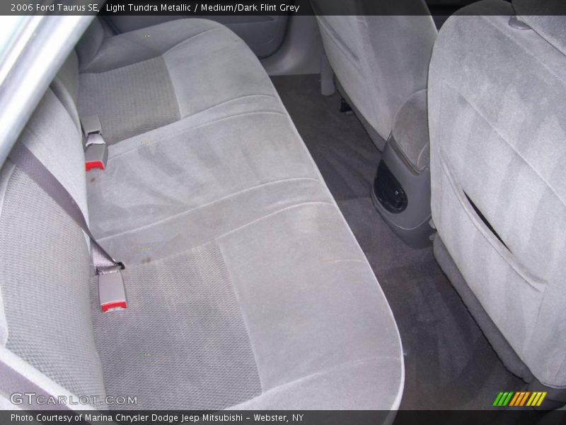 Light Tundra Metallic / Medium/Dark Flint Grey 2006 Ford Taurus SE
