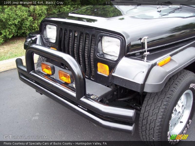 Black / Gray 1995 Jeep Wrangler SE 4x4