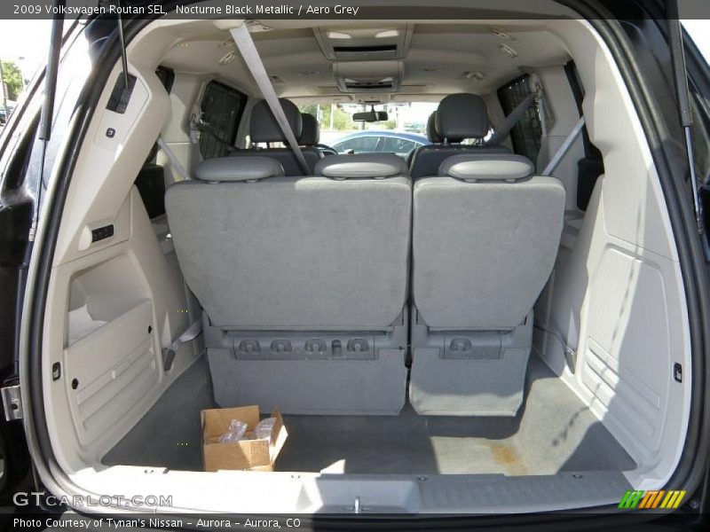 Nocturne Black Metallic / Aero Grey 2009 Volkswagen Routan SEL