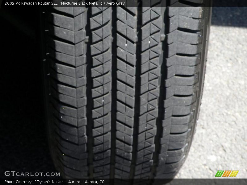 Nocturne Black Metallic / Aero Grey 2009 Volkswagen Routan SEL