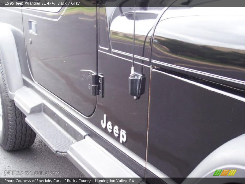 Black / Gray 1995 Jeep Wrangler SE 4x4